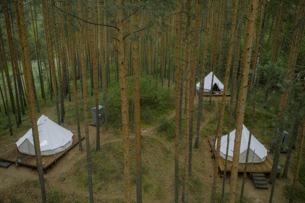 plts eco resort untuk glamping dan resort 